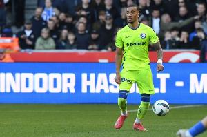 米兰新赛季主力边后卫难产：布朗临时变卦被截胡，买杜埃碰拉锯战